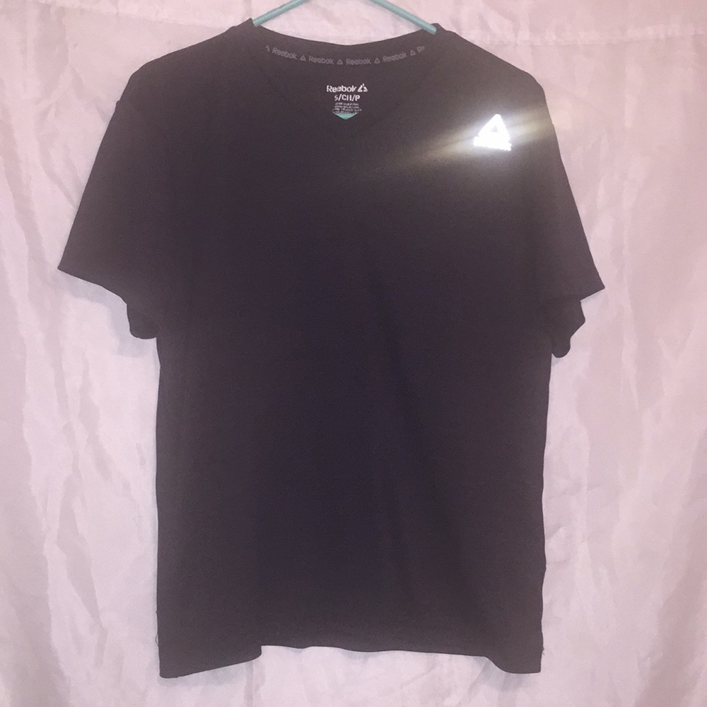 Reebok ⭐️ v-neck athletic black t-shirt Sz S ⭐️